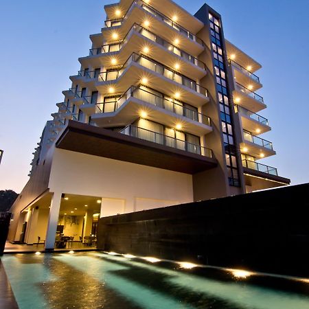 Tsix5 Quarter Hotel Патая Екстериор снимка