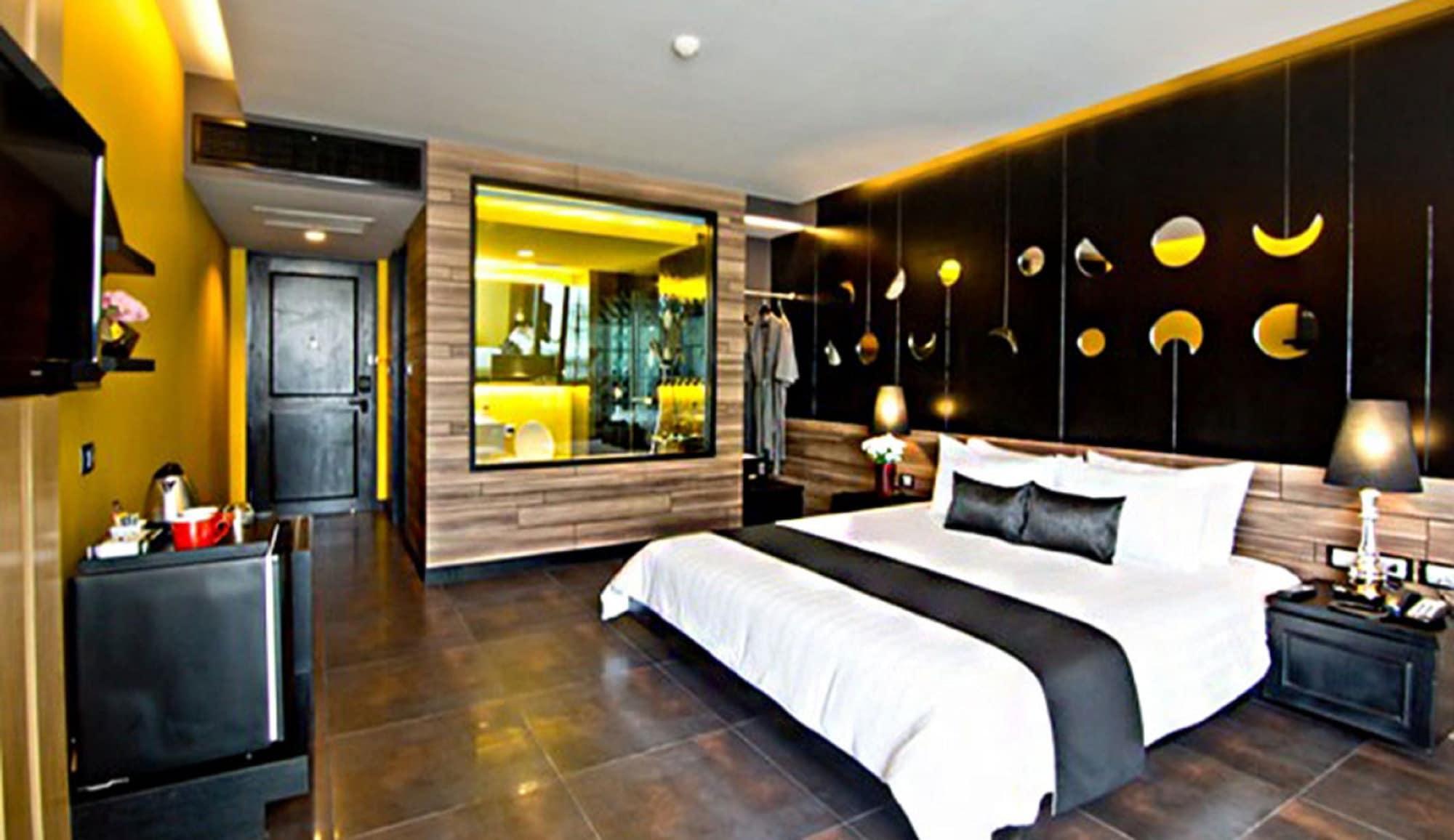 Tsix5 Quarter Hotel Патая Екстериор снимка