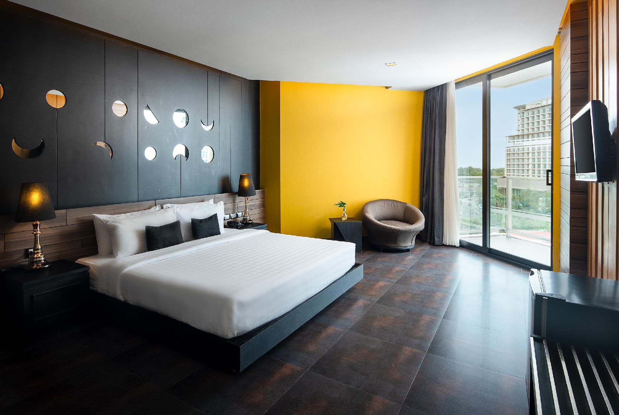 Tsix5 Quarter Hotel Патая Екстериор снимка