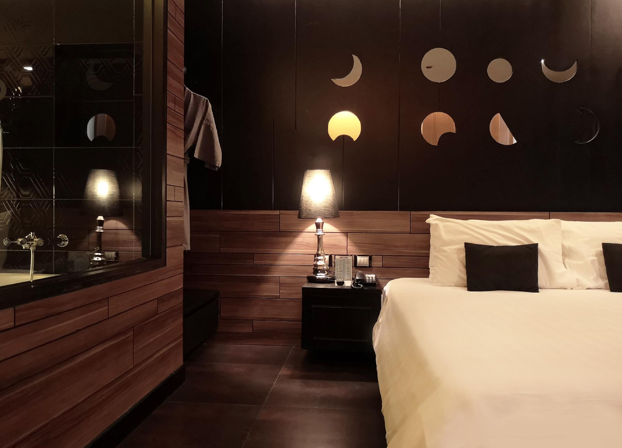 Tsix5 Quarter Hotel Патая Екстериор снимка