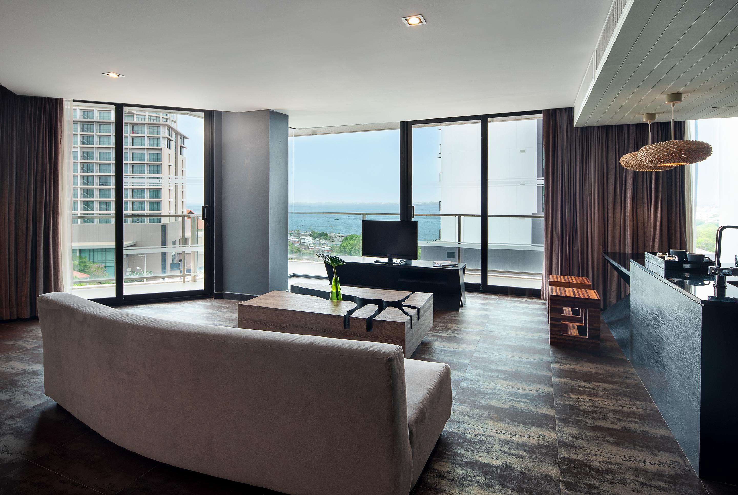 Tsix5 Quarter Hotel Патая Екстериор снимка