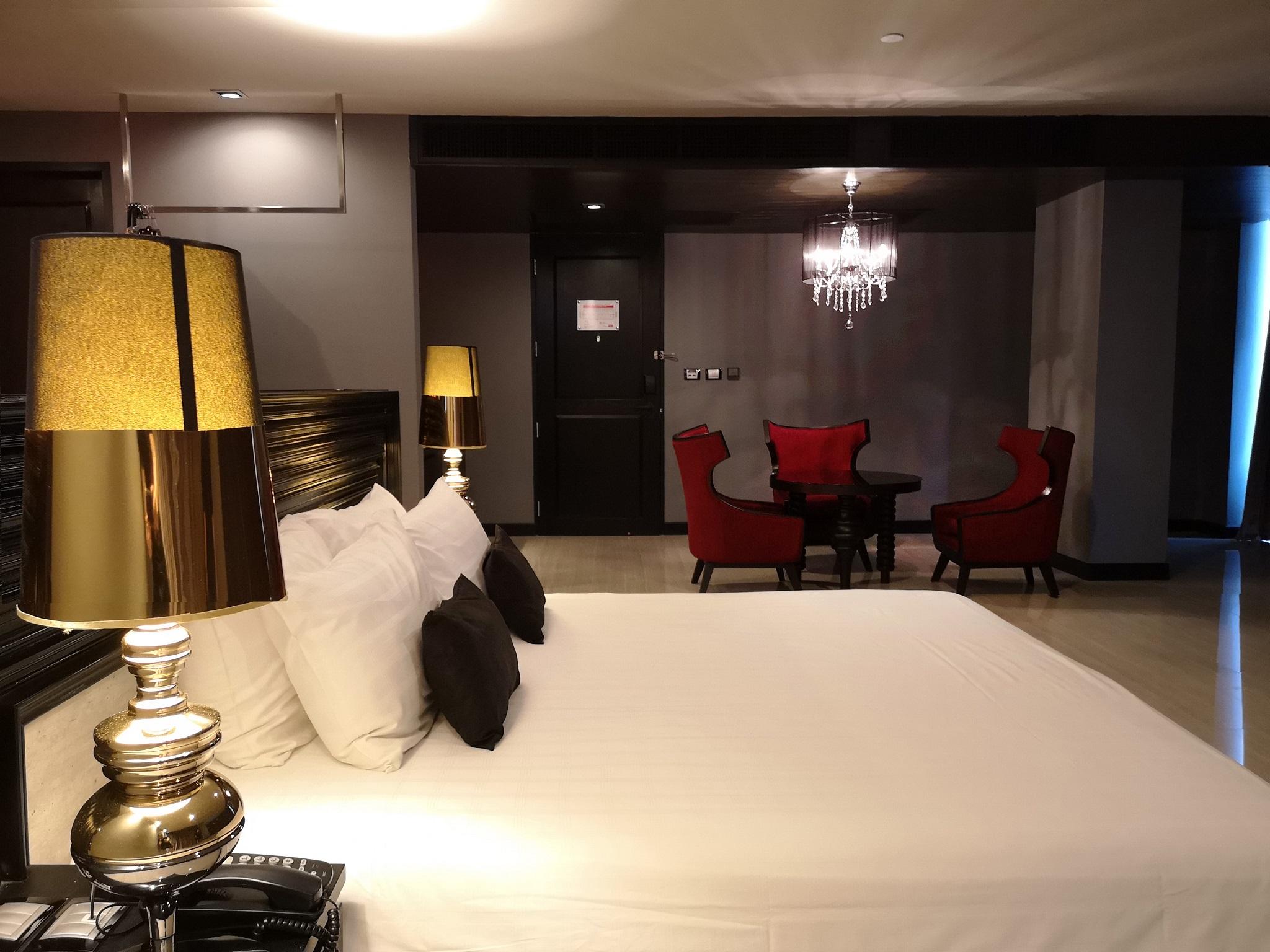 Tsix5 Quarter Hotel Патая Екстериор снимка
