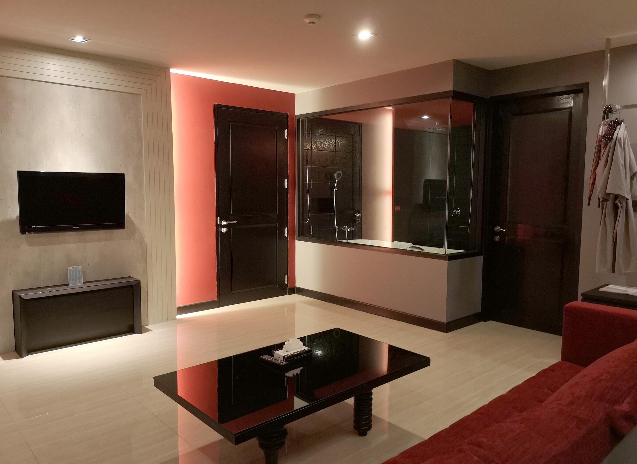 Tsix5 Quarter Hotel Патая Екстериор снимка