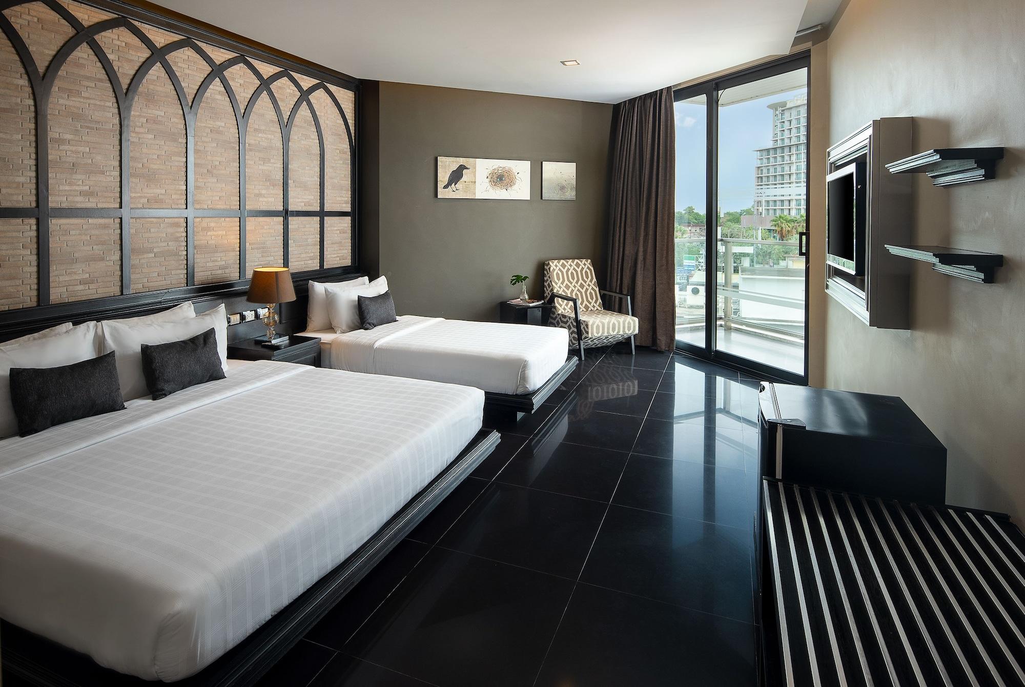 Tsix5 Quarter Hotel Патая Екстериор снимка