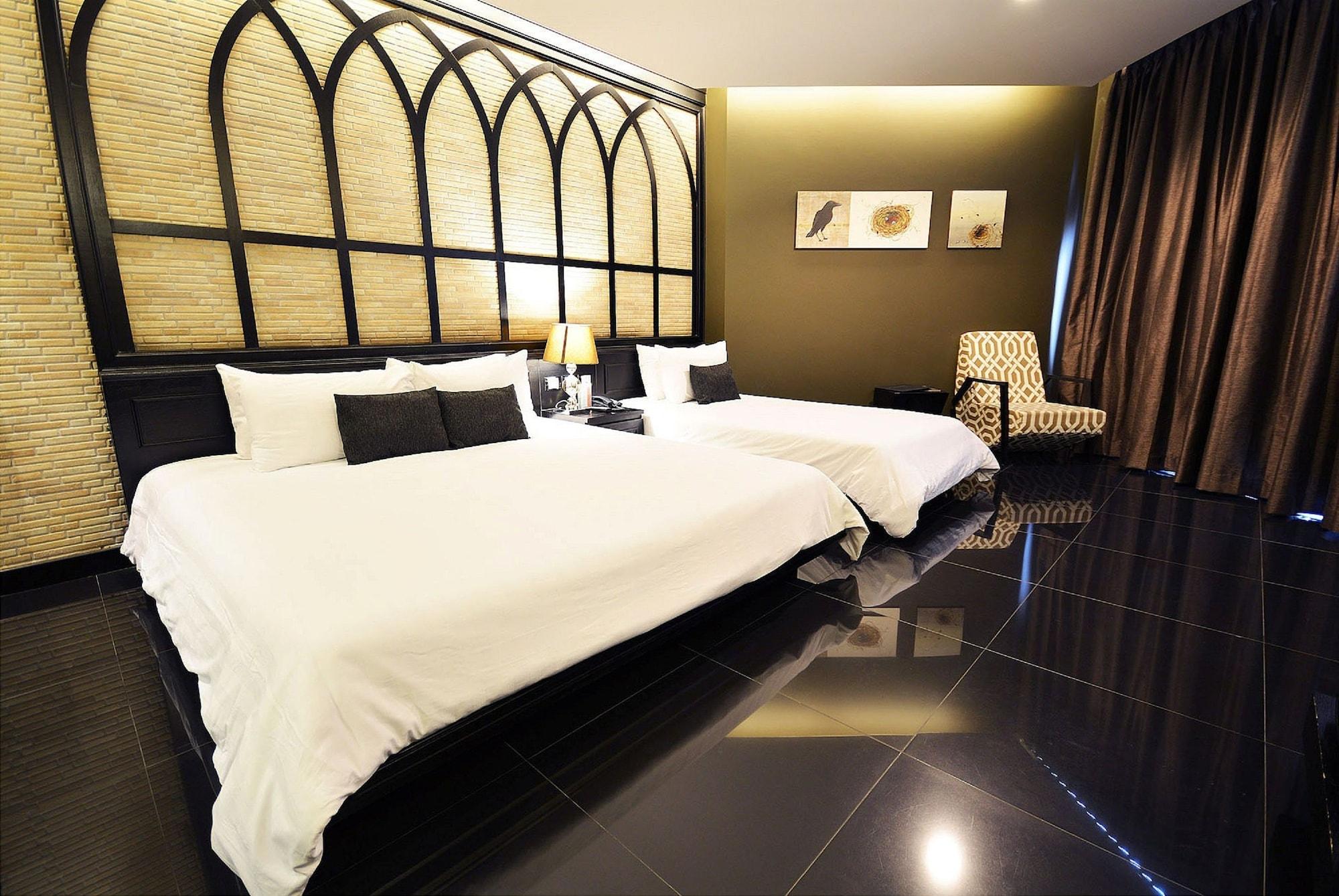 Tsix5 Quarter Hotel Патая Екстериор снимка