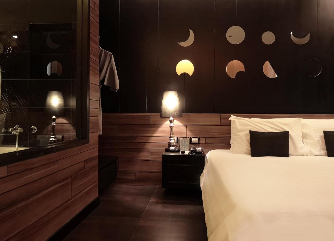 Tsix5 Quarter Hotel Патая Екстериор снимка