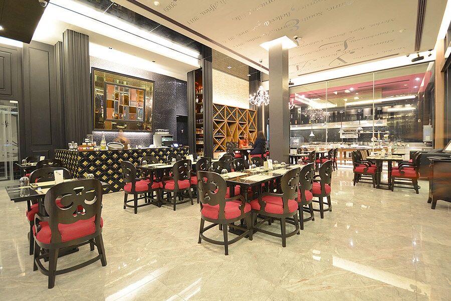Tsix5 Quarter Hotel Патая Екстериор снимка
