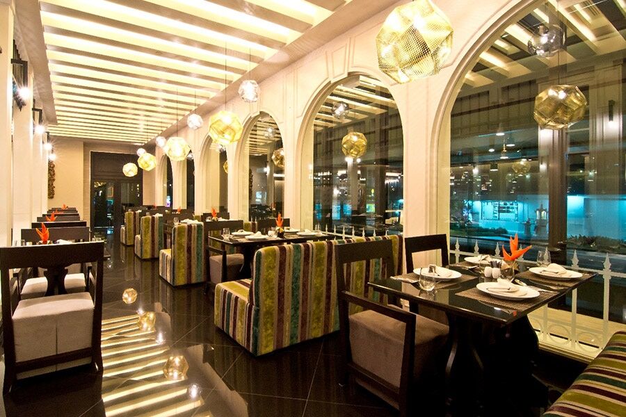 Tsix5 Quarter Hotel Патая Екстериор снимка