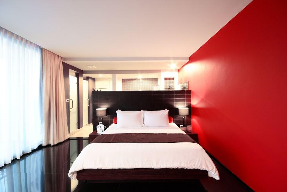 Tsix5 Quarter Hotel Патая Екстериор снимка