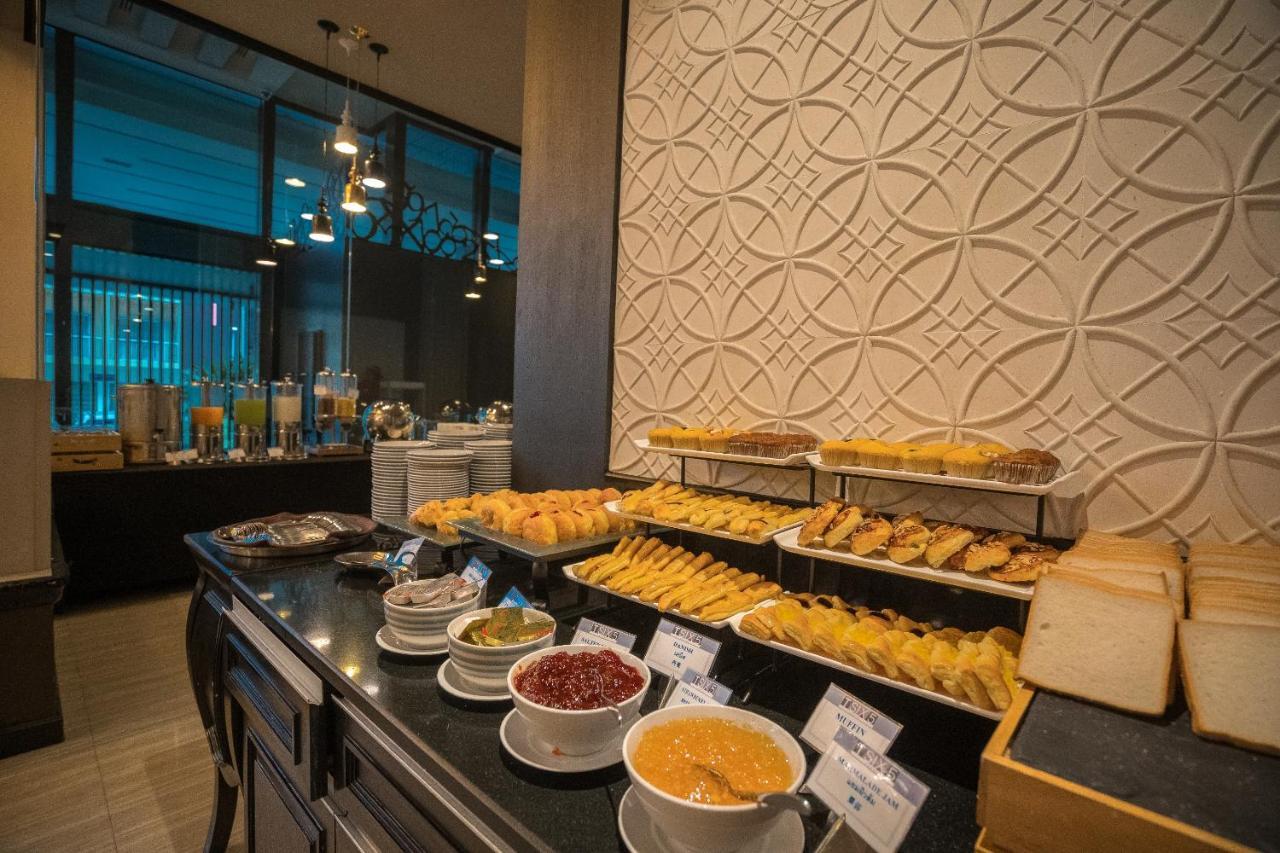 Tsix5 Quarter Hotel Патая Екстериор снимка